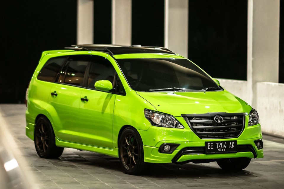 Modifikasi Toyota Kijang Innova Lawas Bertenaga Buas Halaman all